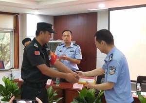 恪盡職守細排查 勇擒嫌犯立新功