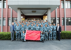 2022年“未來(lái)新徽商”特訓營(yíng)退役軍人創(chuàng  )業(yè)者班學(xué)員到宗保公司參觀(guān)